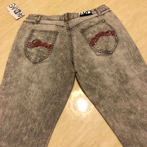 New AKADEMIKS Grey/Pink Embroidered Jeans Size 13 - Picture 6 of 9
